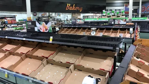 บริติชโคลัมเบียโกลาหล คนตื่นน้ำท่วมแห่กักตุนของจนเกลี้ยงชั้นวาง