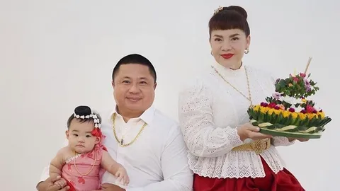 หนูแหม่ม-บ๊อบบี้ พาลูกสาว น้องแอลลี่ ไปลอยกระทงด้วยกันครั้งแรก