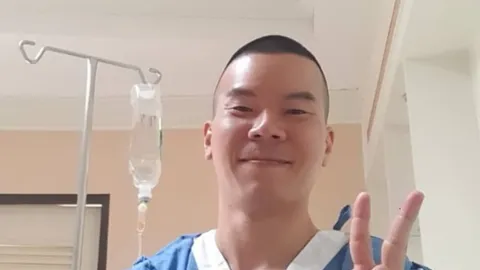 แห่ให้กำลังใจ "หมอภาคย์" ผ่าตัดกระดูกปิดกั้นทางเดินหายใจ