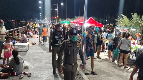 บรรยากาศวันลอยกระทงที่สัตหีบ ตำรวจเข้มห้ามนั่งดื่มเหล้าเบียร์ เด็ดขาด