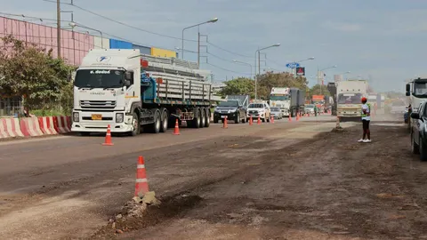 รอง ผวจ.ชุมพร ฉุน ถนนเอเชีย-คลองนาคราชสภาพแย่ ผู้รับเหมารับไปเร่งแก้ไข