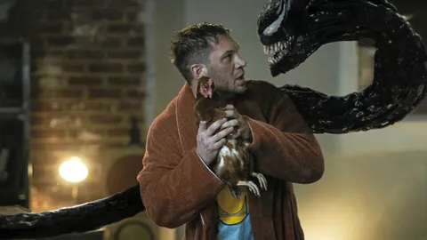 “ทอม ฮาร์ดี้” หวนคืนจอเงินในบท “เวนอม” ศึกอสูรแดงเดือด