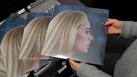 Spotify นำปุ่ม shuffle ออกจากแอป ตามคำขอร้องของ Adele