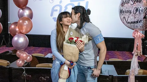 “แนนนี่” เล่าโมเมนต์สุดเซอร์ไพรส์ “กัน” คุกเข่าขอแต่งงานกลางโรงหนัง