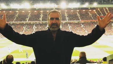 ฮือฮา "คันโตนา" ประกาศตัวเองเป็นกุนซือใหม่ "แมนยูฯ" จริงหรือหลอกต้องรอลุ้น