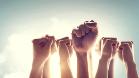 ประชาธิไตยคือศักดิ์ศรีของชาติ