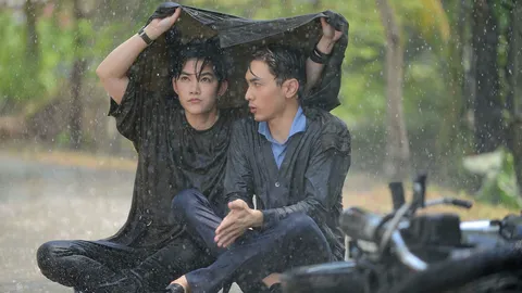 “นัททิว-ติ๊นา” สวีตกลางสายฝนใน “The Messenger กามเทพผิดคิว”