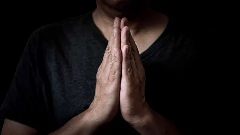 ก่อนจะถึงคำ สวัสดี