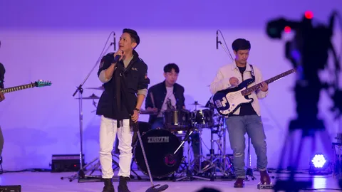 Cocktail x ตั๊ก ศิริพร พา ดึงดัน คว้าอันดับ 1 เพลงฮิตที่สุดแห่งปี