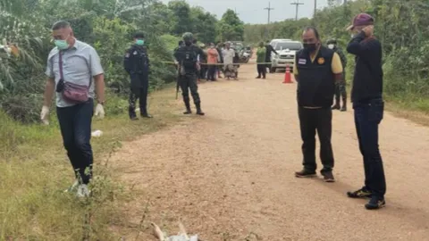 ฆ่าโหดสาวนิรนาม ยิงกลางอก 3 นัด นำศพทิ้งกลางถนนที่ตากใบ