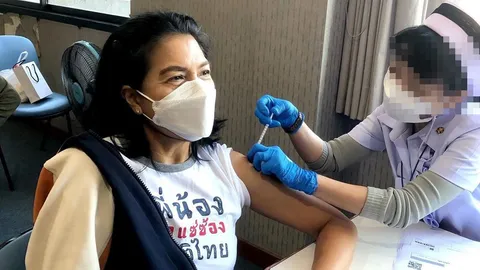 ท็อป ดารณีนุช บูสต์เข็ม 4 หลังหายป่วยโควิด เพื่อรักษาภูมิไว้สู้สายพันธุ์ใหม่