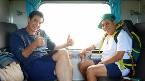 “วิลลี่-หอย” เที่ยวย้อนรอยมิตรภาพ เปิดใจซึ้งอนาคตขอหันไปข้างๆ แล้วเจอกัน