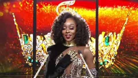 อาบีน่า ดาวเด่นซึ้งน้ำตาไหล มิสแกรนด์เวียดนาม ชู 3 นิ้ว 