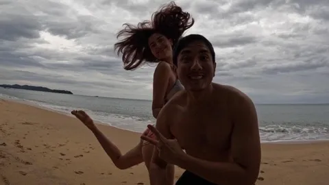 มารีญา-สิงห์ ยังหวานชื่น ชวนดำน้ำ ลากอวนเก่าขึ้นบก 