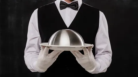 โล่ง "พนักงานเสิร์ฟ" ตรวจผ่าน ไม่ติดโอมิครอน นายกฯขออย่าตระหนก