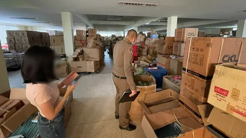 บุกทลายโกดังลักลอบนำเข้าเครื่องสำอางรายใหญ่ สาวนามสกุลดัง รับเป็นเจ้าของ