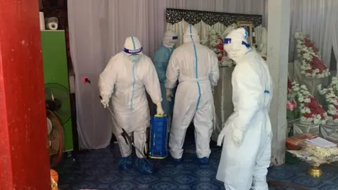 ผวา "ยายทรุด-ดับ" หลังฉีดวัคซีน พระเตรียมสวด รพ.โทรแจ้งตายเพราะโควิดฯ