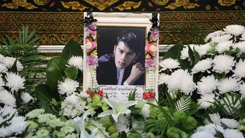 ประมวลภาพพิธีศพ อาร์ต KPN พ่อแม่ลูกสาวสุดอาลัยรัก