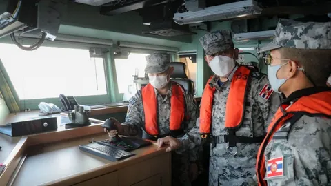 "บิ๊กวิน" ตรวจการฝึกยุทธวิธีร่วมกองเรือ ภาคทะเล มุ่งสร้างนักรบทางเรือ