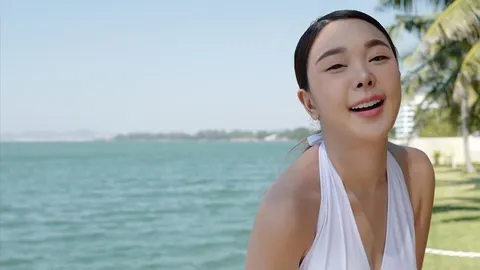 หญิงแย้ ฟาดชาวเน็ตหน้าชา หลังเจอส่งความห่วงใยสุดประหลาด "ดูเละไปหมด"