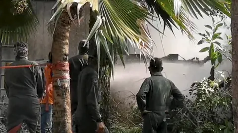 ฮ.ฝึกบินทหารบกร่วง สังเวย 2 ศพ เครื่องดับ-ตู่สั่งสอบ สูญเสีย พ.ท.กับ ส.ท. (คลิป)