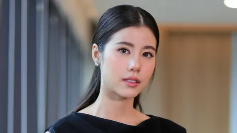 เอาดีเซ็กซี่! เอสเธอร์ สุปรีย์ลีลา รู้ตัวไม่รอด