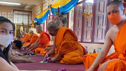 พระธันวา อิ่มธรรม กรีน อัษฎาพร แวะวัดถวายเพล 