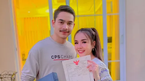 เจนนี่ ควักเงินสดซื้อบ้านหรู 15 ล้าน ยิว เผยลาออกจากตำรวจมาดูแลลูกเมีย