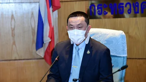 "ศักดิ์สยาม" สั่ง คมนาคม จัดเต็ม มอบของขวัญปีใหม่ ความสุขในการเดินทาง