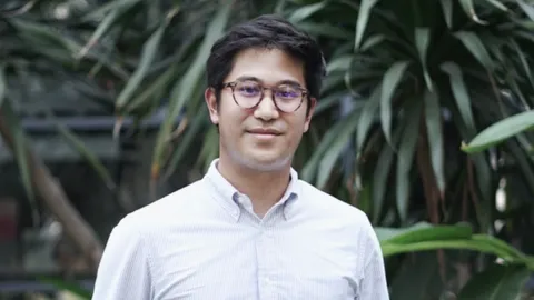 "พรพรหม" เคลียร์ชัด แยกทาง ปชป. เหตุตระบัดสัตย์ ร่วมงาน รบ. "บิ๊กตู่"