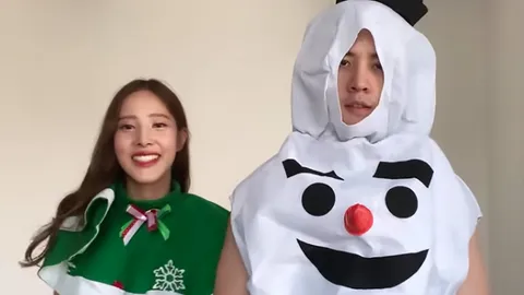 พิกเล็ท-ชาราฎา และ วิคเตอร์-ชัชชวิศ แต่งชุดคริสต์มาสและสโนว์แมนน่ารักกุ๊กกิ๊ก