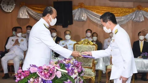 มท.1 มอบประกาศนียบัตร หลักสูตร นปส. สั่งย้ำให้นำความรู้ที่ได้ไปดูแลประชาชน