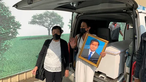 ขนโลงศพลูก ร้อง ผบ.ตร.จยย.เฉี่ยวชน ล็อกกุญแจมือไม่ยอมส่งโรงพยาบาล