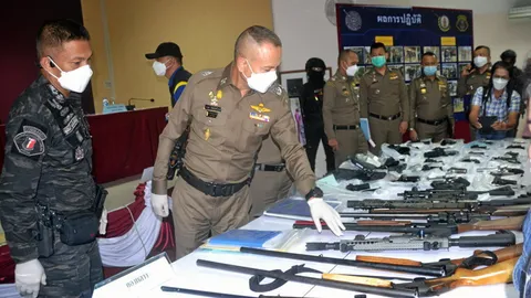 บุกจับอดีตกำนันคนดัง