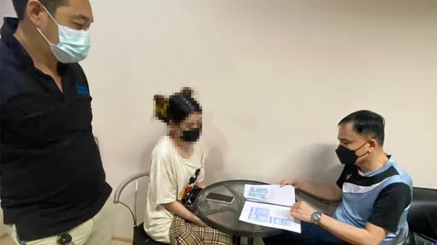 "ลูกน้ำ" พิธีกร ฉ้อโกง 100 ล้าน ตุ๋นให้ลงทุน แบรนด์เนม ถูกตำรวจรวบตัว (คลิป)