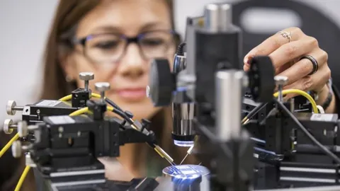 สร้างไบโอเซ็นเซอร์ให้หุ่นยนต์ควบคุมด้วยสมอง