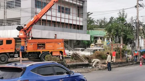 พี่สาวหนุ่มขับเก๋งชนเสาไฟแล้วไฟไหม้คลอกตาย 2 ศพ เผยก่อนตายน้องพูดเป็นลาง