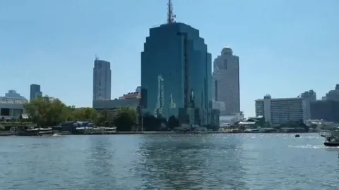 สลดรับปีใหม่ พบศพหญิงนิรนามกับเด็กขวบเศษ ลอยอืดกลางเจ้าพระยาคาดแม่ลูกกัน