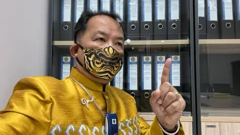 "ศรีสุวรรณ" โพสต์ อยากถูกอดีตพระมหาสมปอง เตะปาก กลัวแต่ไม่กล้า