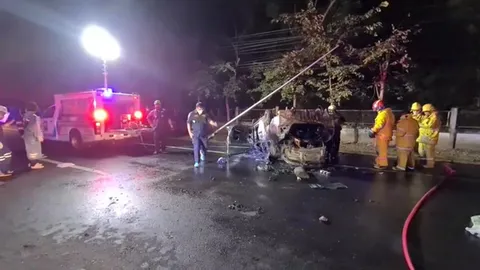 สลด ครูชำนาญการอุบลฯ ขับเก๋งชนเสาไฟฟ้าก่อนถูกไฟคลอกเสียชีวิต