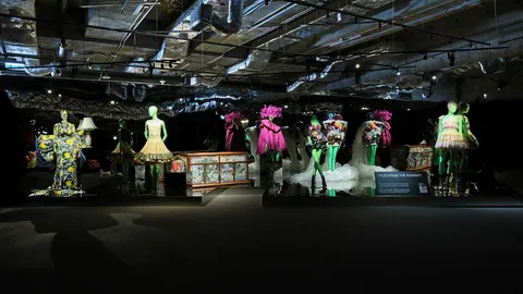 นิทรรศการแฟชั่นและศิลปะระดับตำนาน ถ่ายทอด ผ่านงานหัตถศิลป์ชั้นยอด