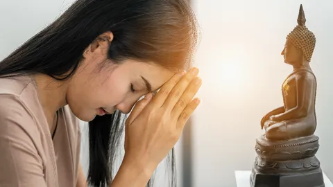 บทสวดโพชฌังคปริตร คาถามงคลขจัดโรคภัยไข้เจ็บ พร้อมคำแปล