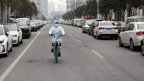 พบติดโควิด 3 ราย จีนงัดมาตรการสุดเข้ม ล็อกดาวน์คนนับล้านเมืองหยูโจว