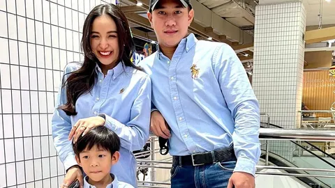 แพท ณปภา ยิ้มหวาน เผยภาพครอบครัวสุดแฮปปี้ ใส่เสื้อเป็นทีมเดียวกัน