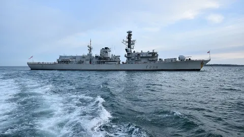 กลาโหมอังกฤษเผย เรือรบโดนเรือดำน้ำรัสเซียชน ทำโซนาร์พัง