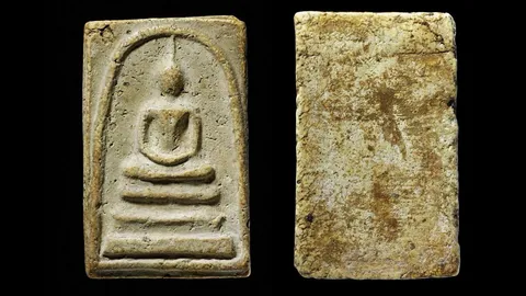 พระสมเด็จ “องค์ครู” สมบูรณ์ งดงาม ทั้งฟอร์มทรง พิมพ์พระ เนื้อมวลสาร