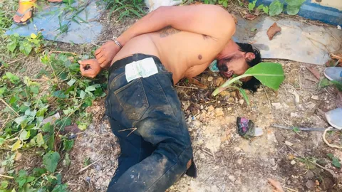 ระทึก ลูกหลอนยาน้ำมันราดตัว ก่อนเดินไปหาแม่ ร้องต้องตายไปด้วยกัน