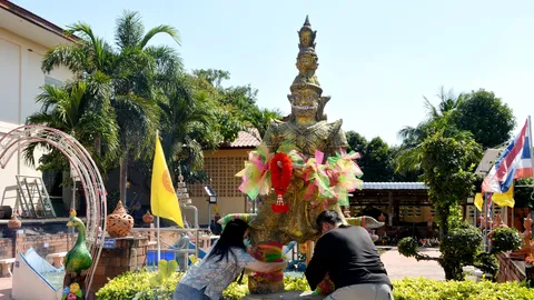 ส่องเลขเด็ด "ท้าวเวสสุวรรณ" ปางสางบัญชี วัดเถรพลาย ลุ้นโชคงวด 17/1/65 (คลิป)