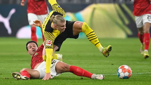 ฮาแลนด์เบิ้ล "ดอร์ทมุนด์" เปิดรังถล่ม "ไฟร์บวร์ก" 5-1 ไล่จี้จ่าฝูงบุนเดสลีกา