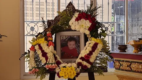 "น้องฟ้าใส" ไม่ไปไหน ยายเผยเห็นวิญญาณหลานนั่งตัวเปียกข้างโลงฟังพระสวด 